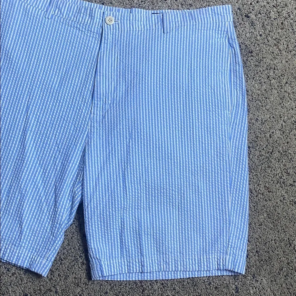 Vineyard Vines Seersucker Blue and White Striped Shorts Men’s Sz 40 - Picture 3 of 8